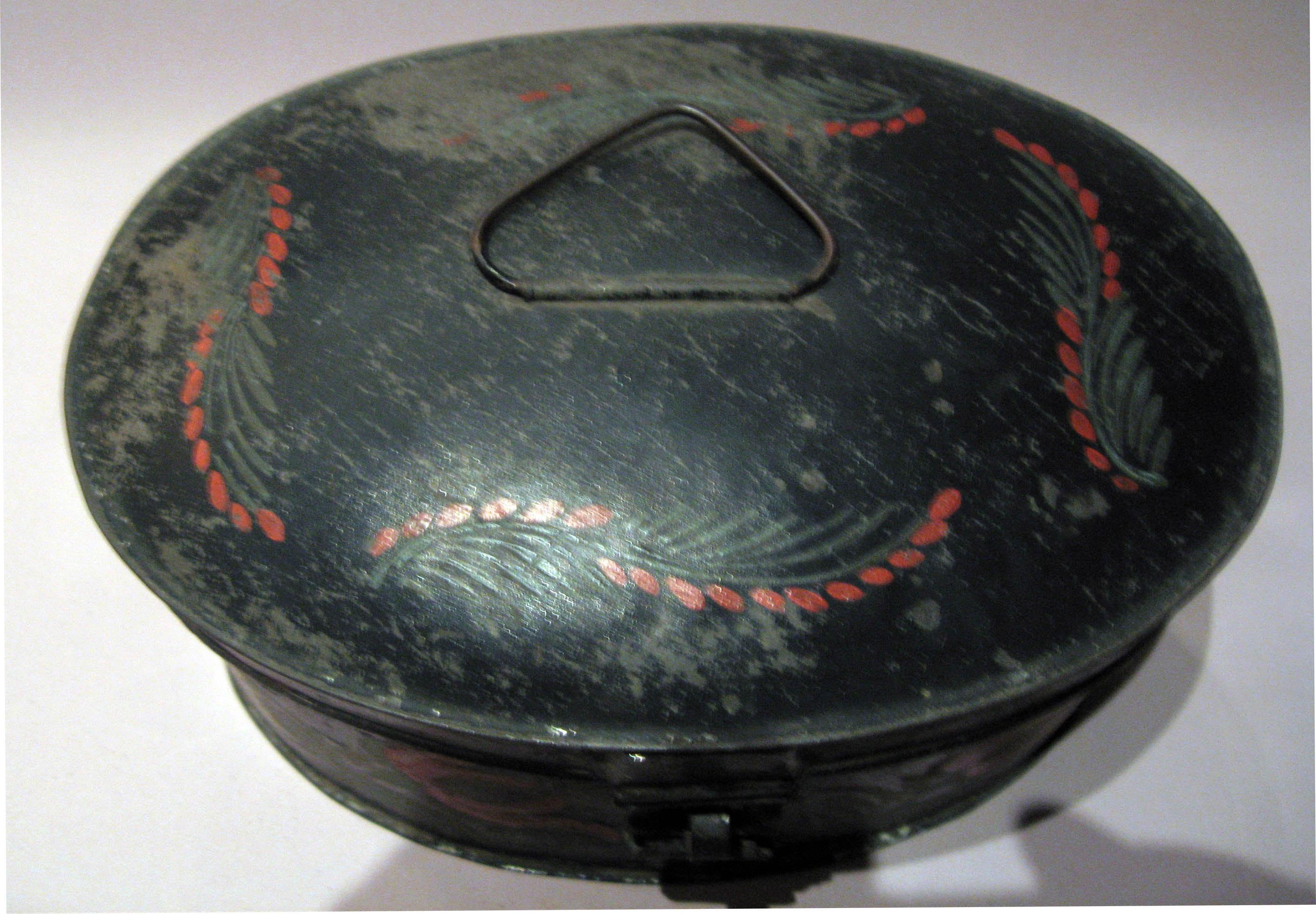 1965.1725 Lid view