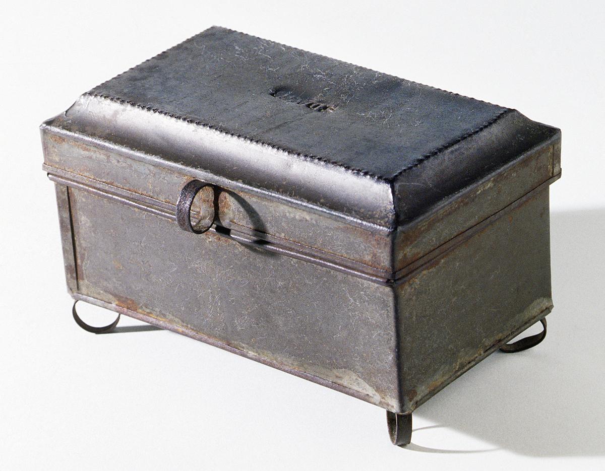 1965.1785 A Box