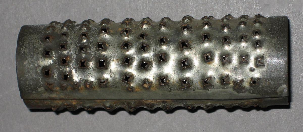 1965.1785 B Grater