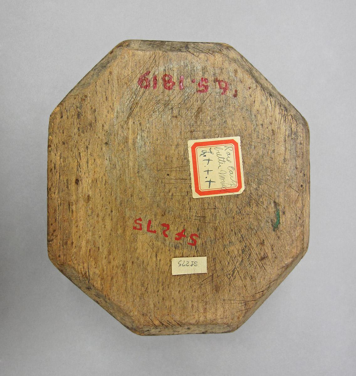 1965.1819, Butter mold, bottom