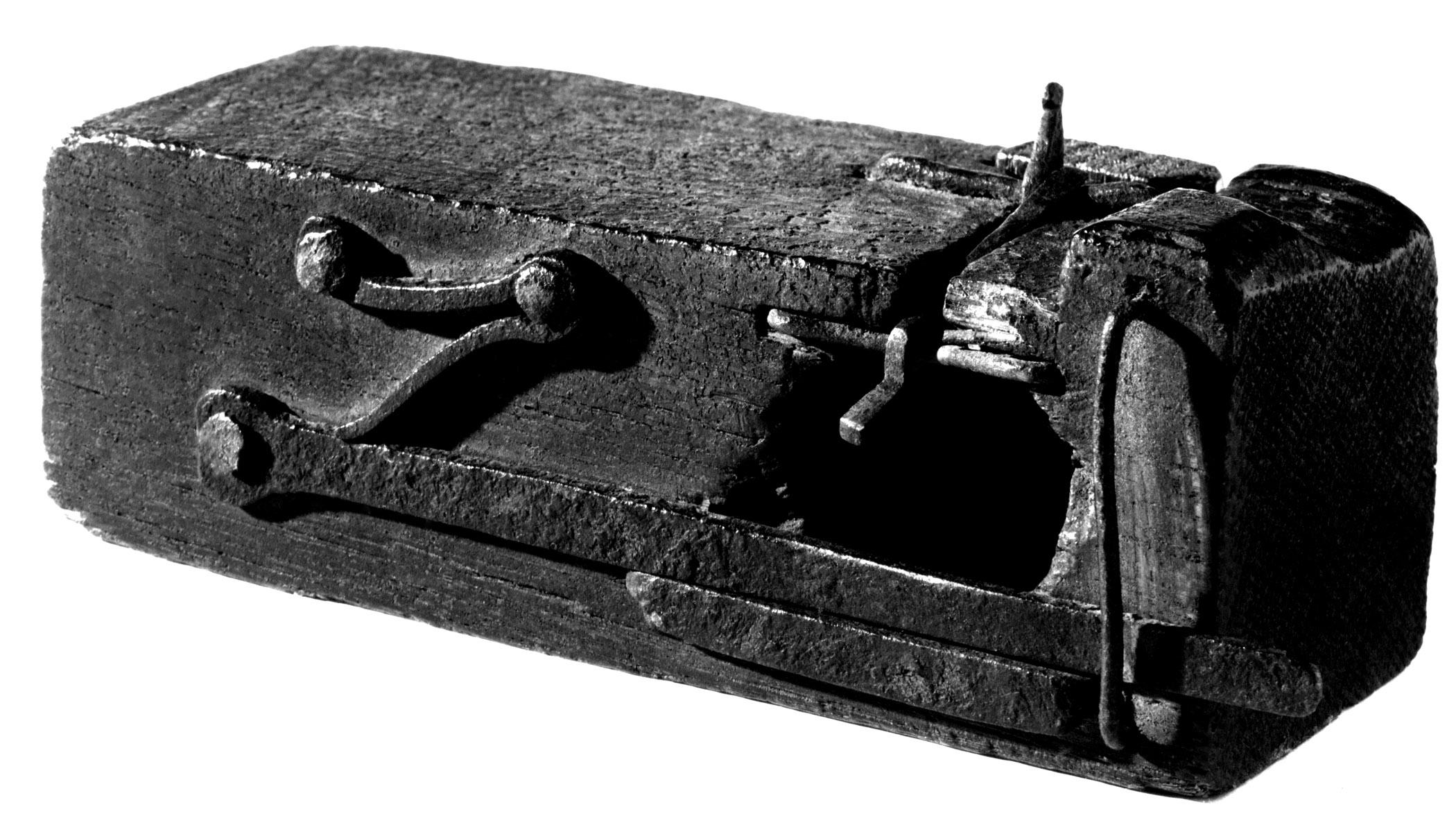 1965.1822 A, B Mousetrap