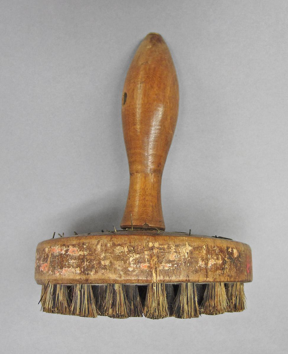 1965.1831, Brush, side