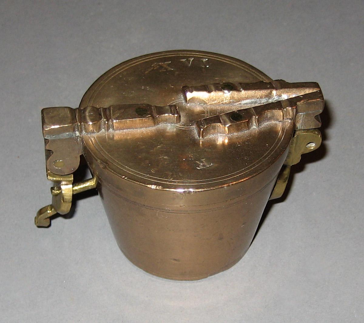 1965.1834 Weight Case