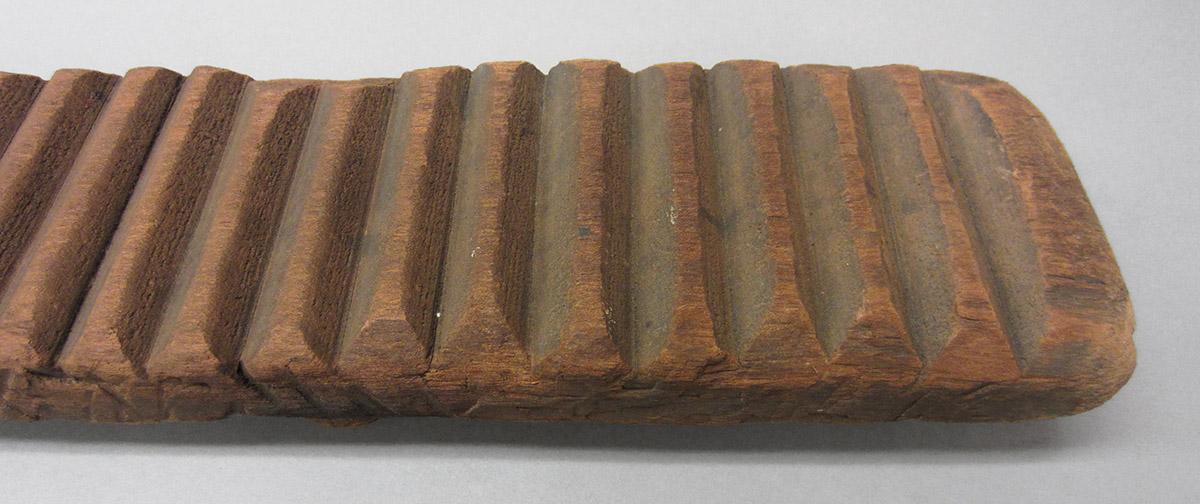 1965.1853, Scrubbing stick, teeth detail 1