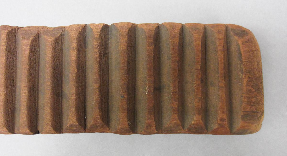 1965.1853, Scrubbing stick, teeth detail 2
