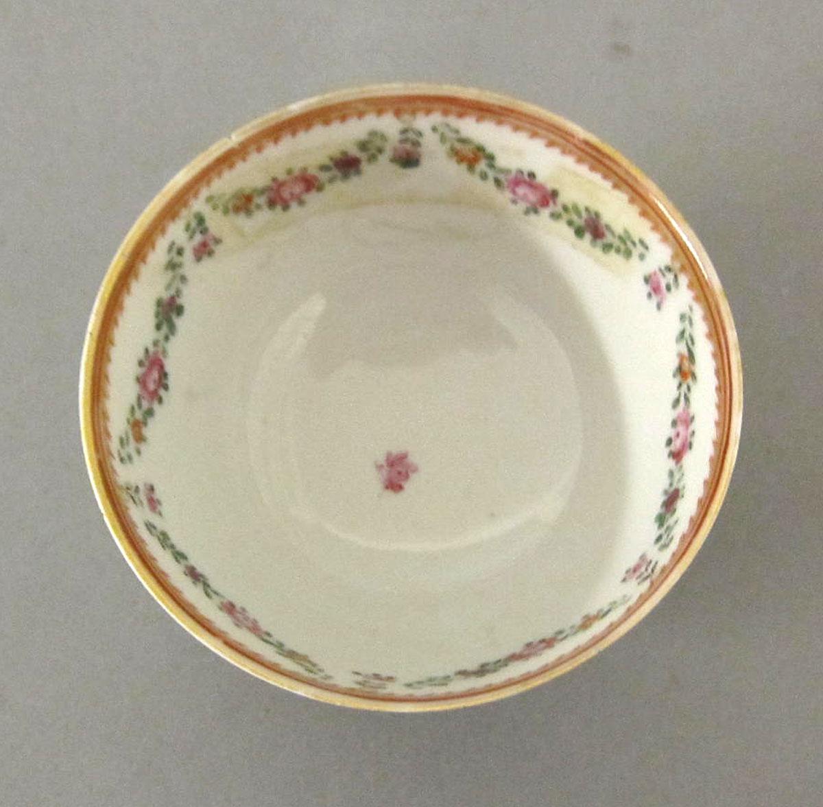 1956.0017.006 Porcelain teabowl top