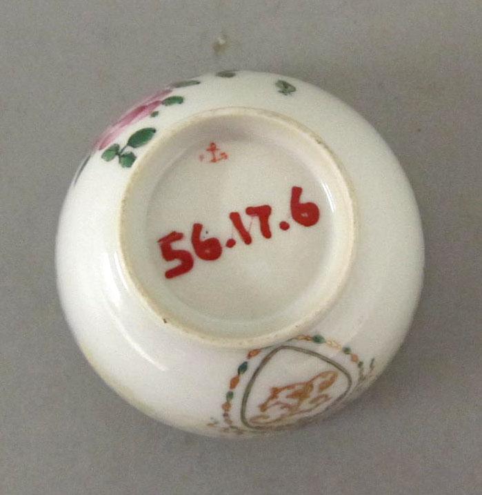 1956.0017.006 Porcelain teabowl underside