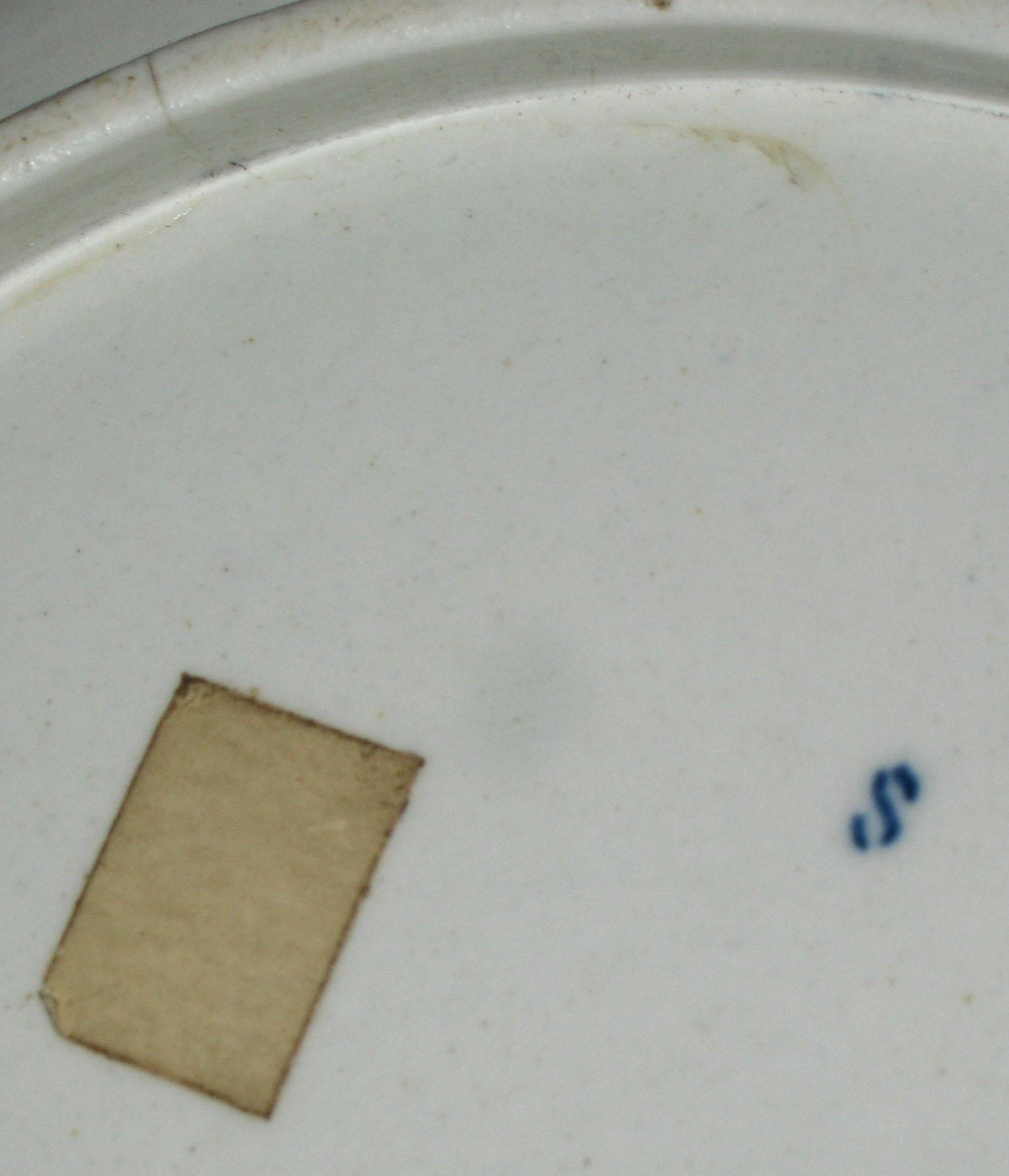 1956.0017.009 Caughley porcelain saucer dish (mark)