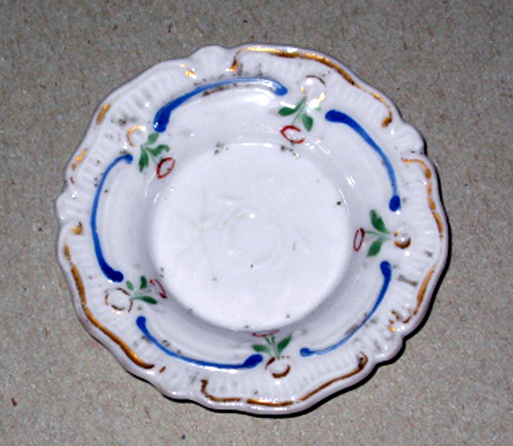 1965.1893.010 Porcelain plate