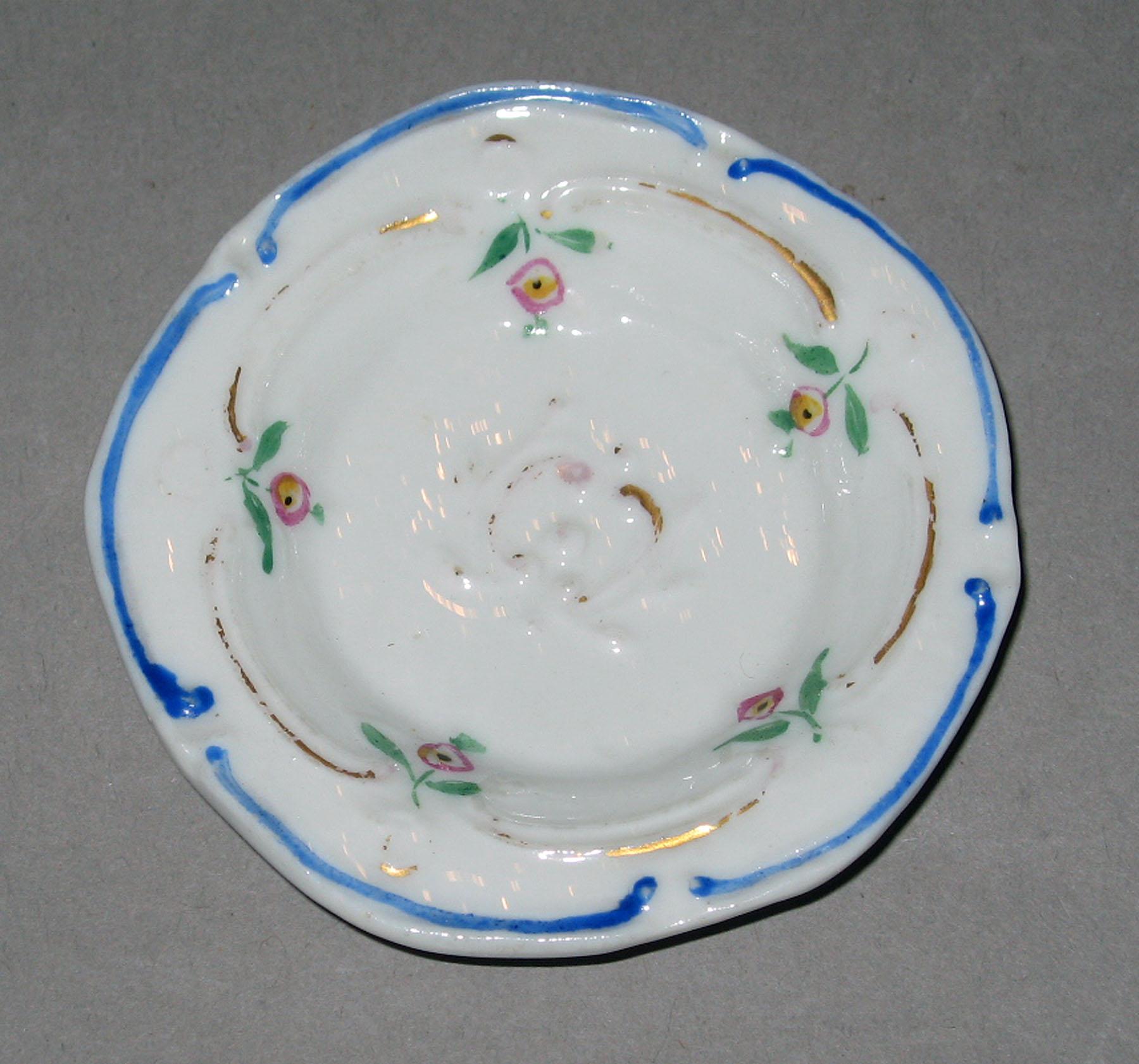 1965.1894 Porcelain plate