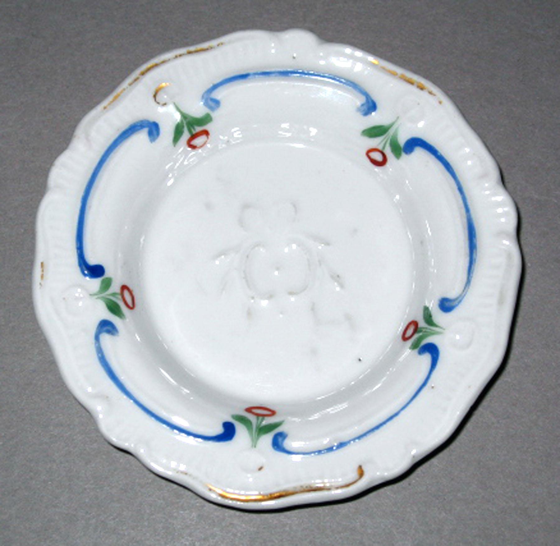 1965.1895 Porcelain plate