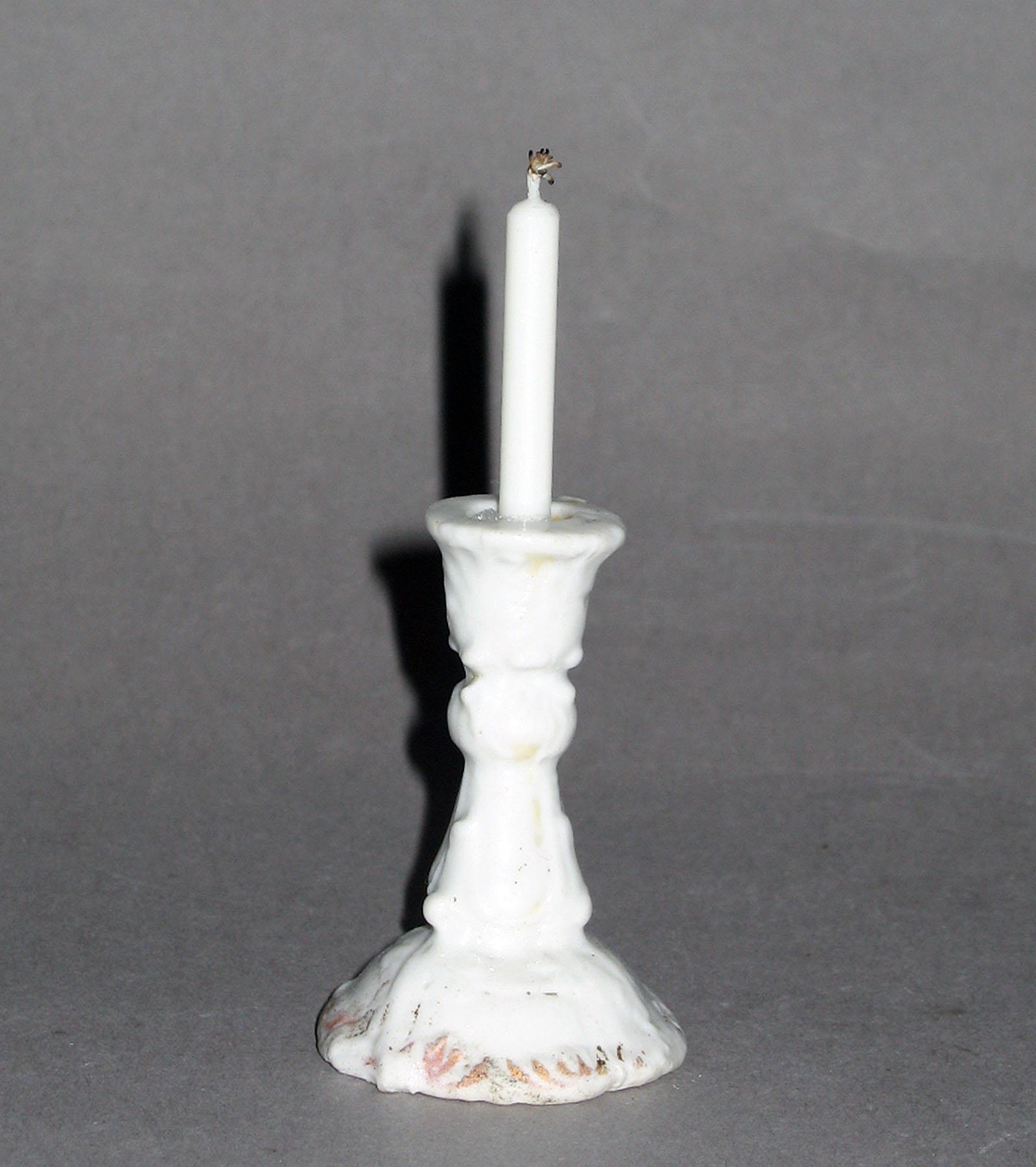 1965.1902.002 Porcelain candlestick