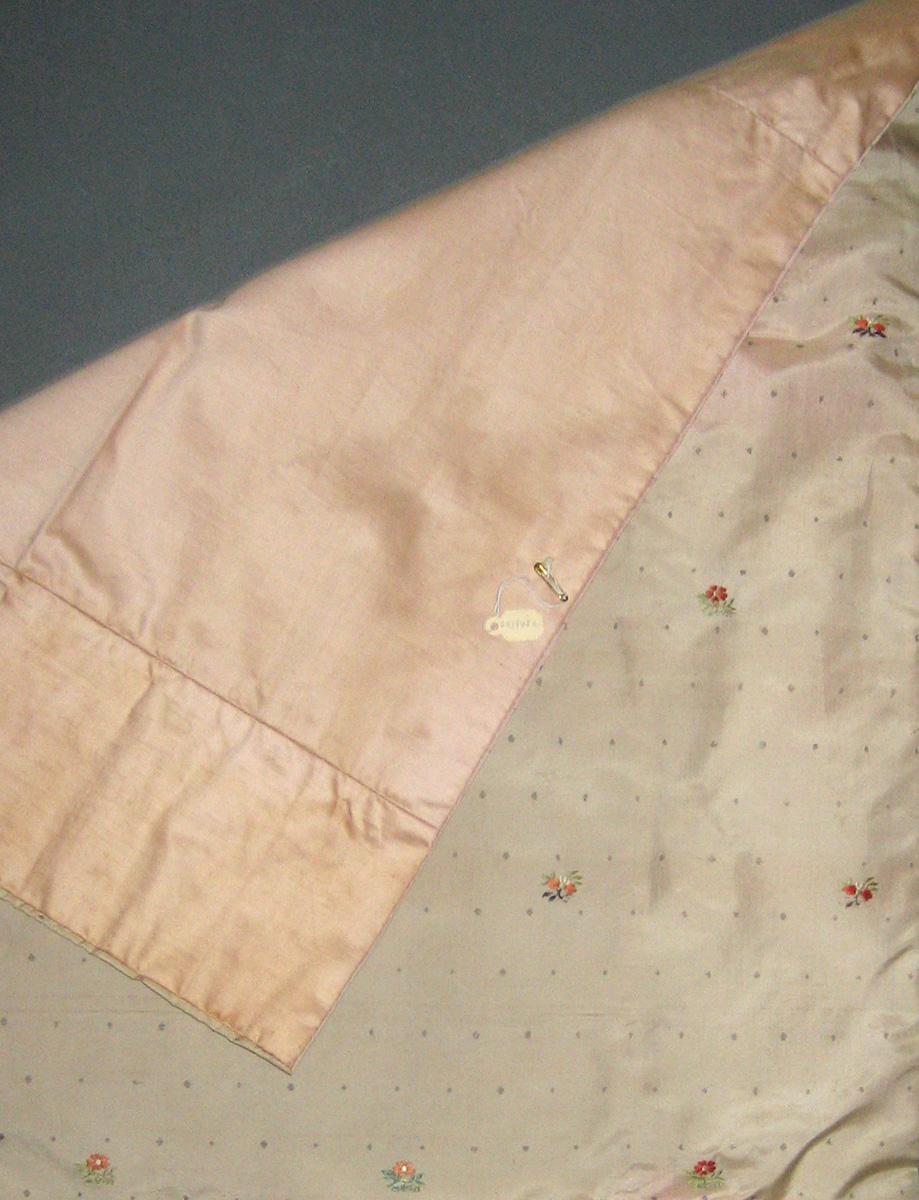 1965.1948 A Miniature bedcover detail
