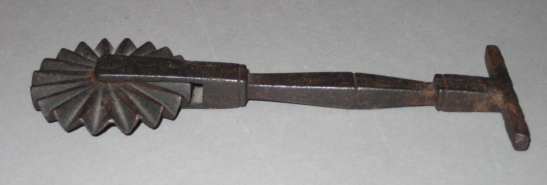 1965.1968 Pastry crimper
