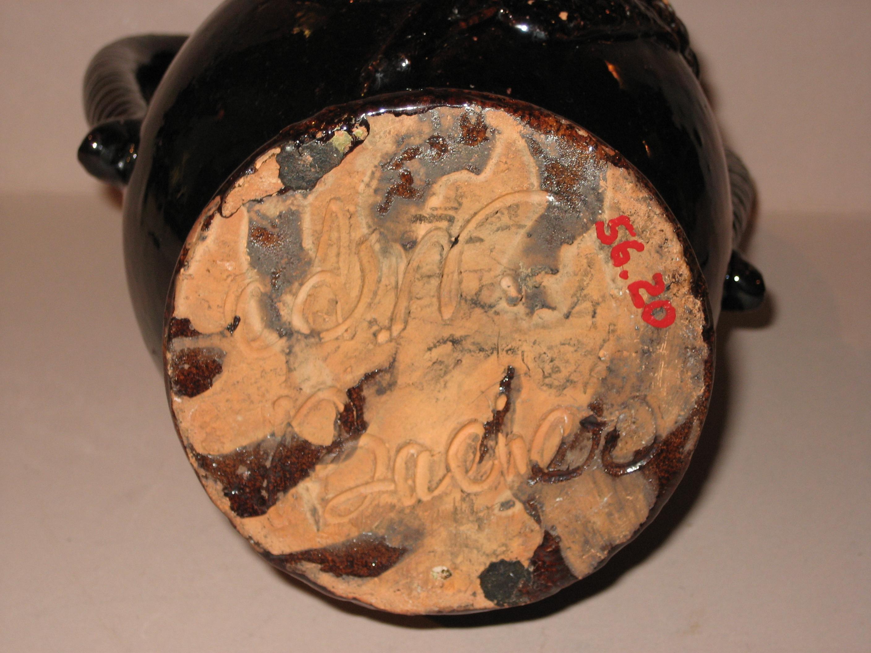 1956.0020 Vase (inscription)