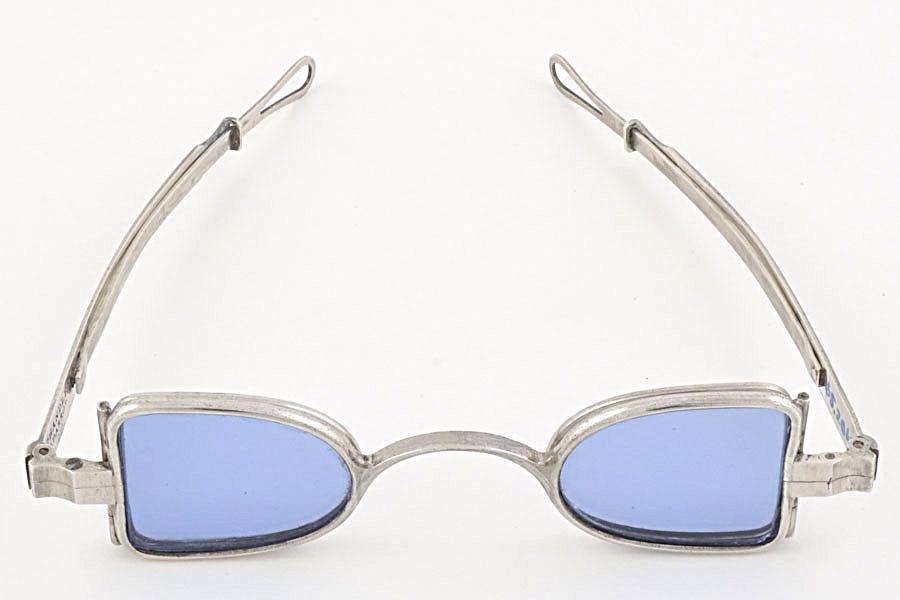 1965.2065 Spectacles, view 1