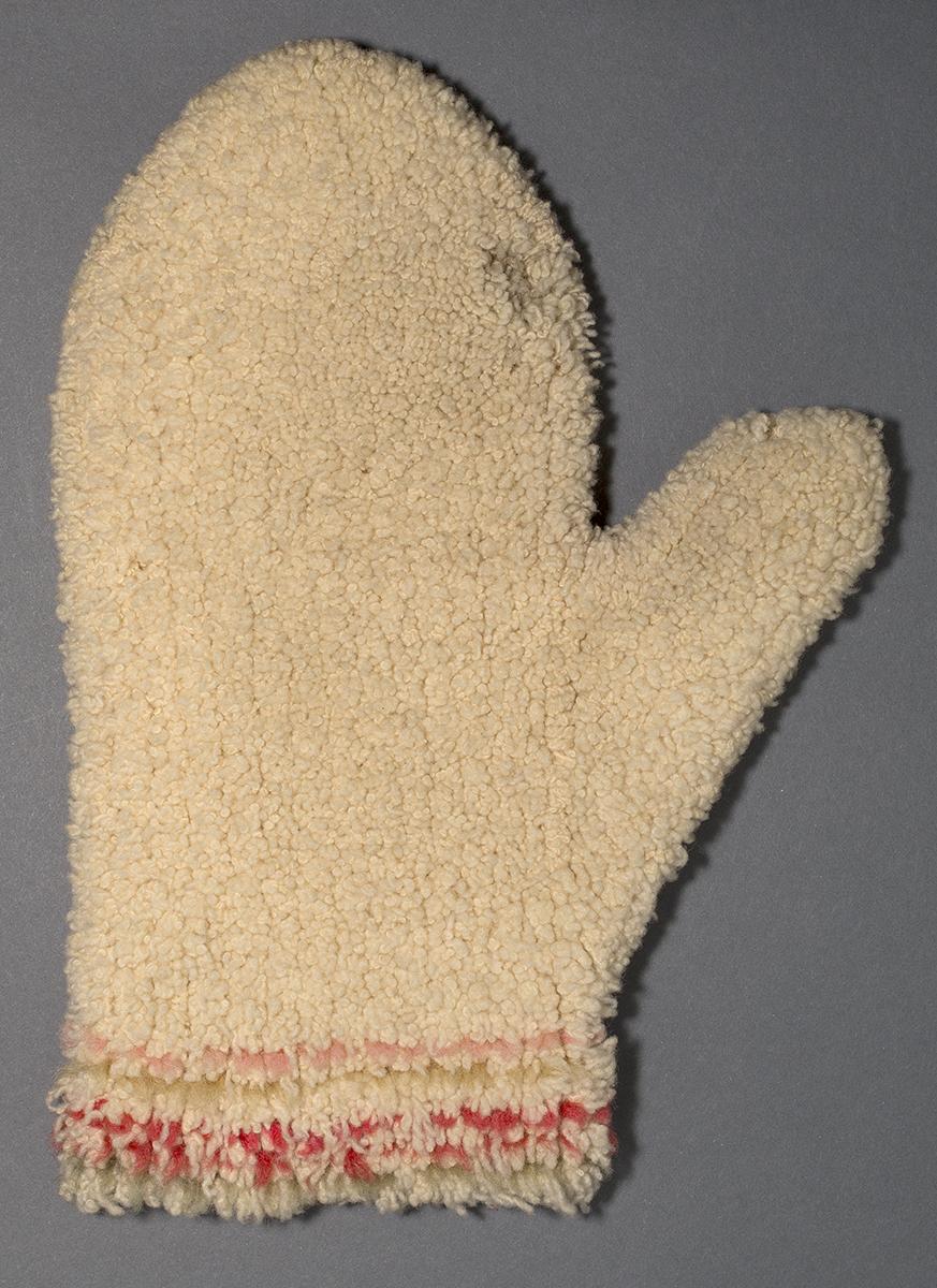 1965.2071.001 Mitten, Verso