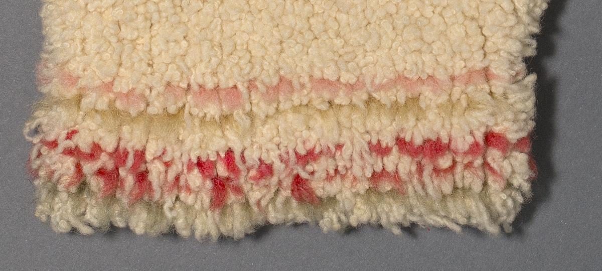 1965.2071.001 Mitten, Verso Detail 2
