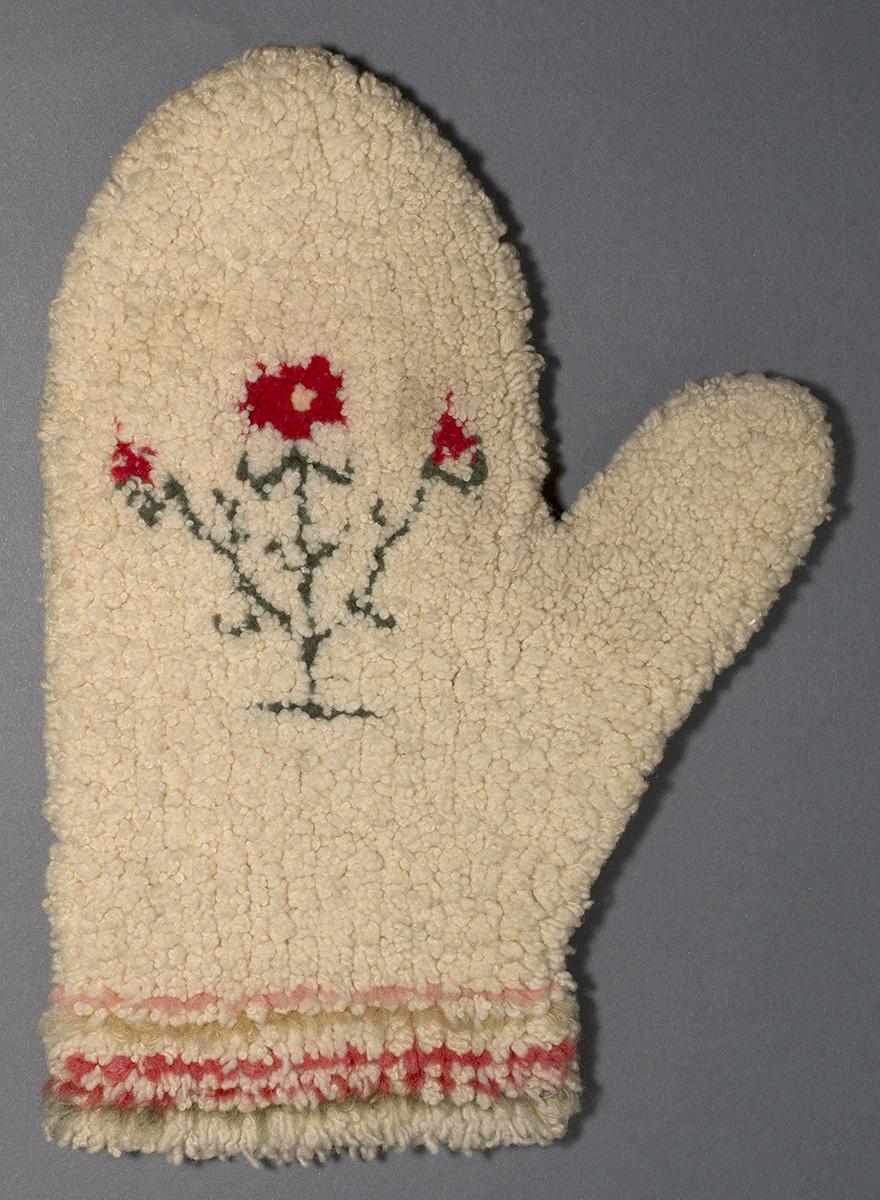 1965.2071.002 Mitten