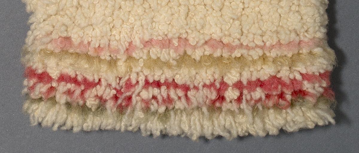 1965.2071.002 Mitten, Verso Detail 2