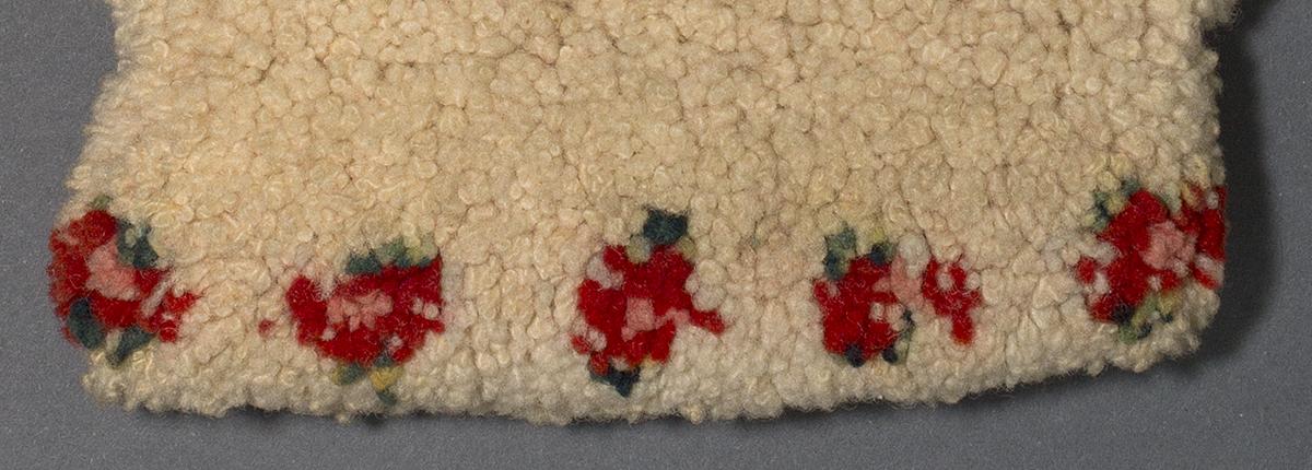 1965.2072.001 Mitten, Verso Detail 2