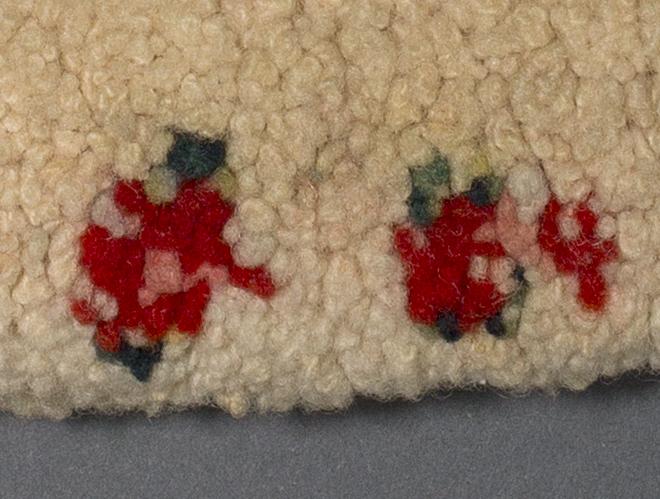 1965.2072.001 Mitten, Verso Detail 3