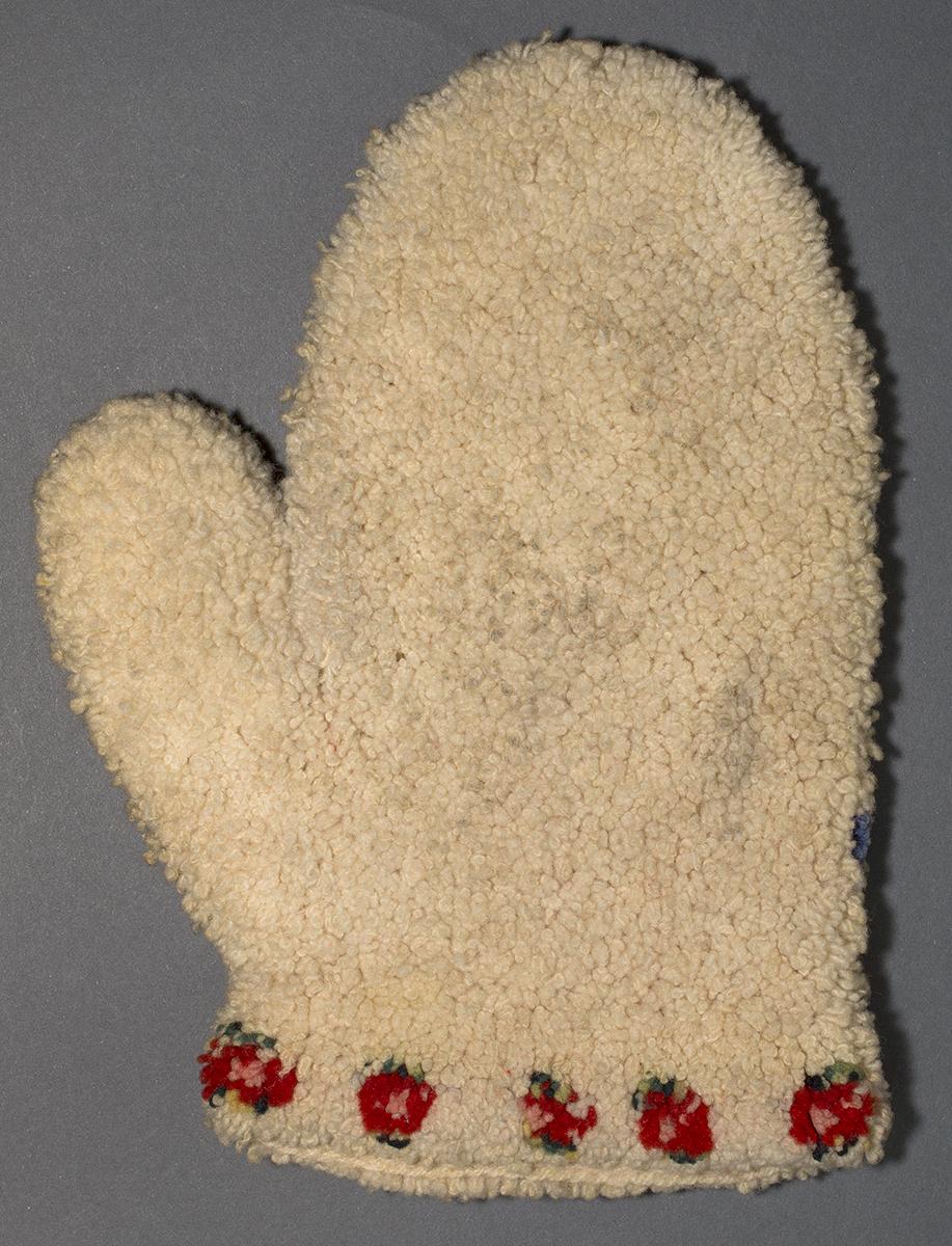 1965.2072.002 Mitten, Verso