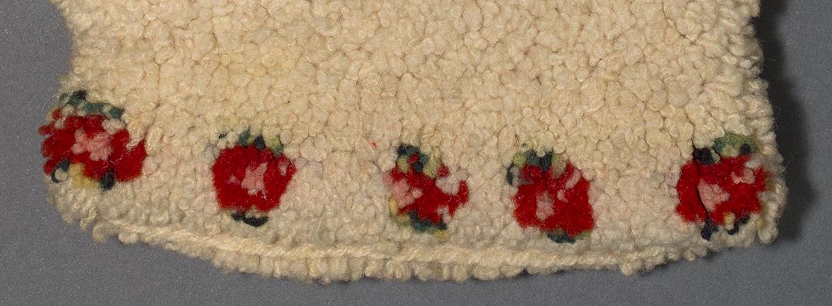 1965.2072.002 Mitten, Verso Detail 2