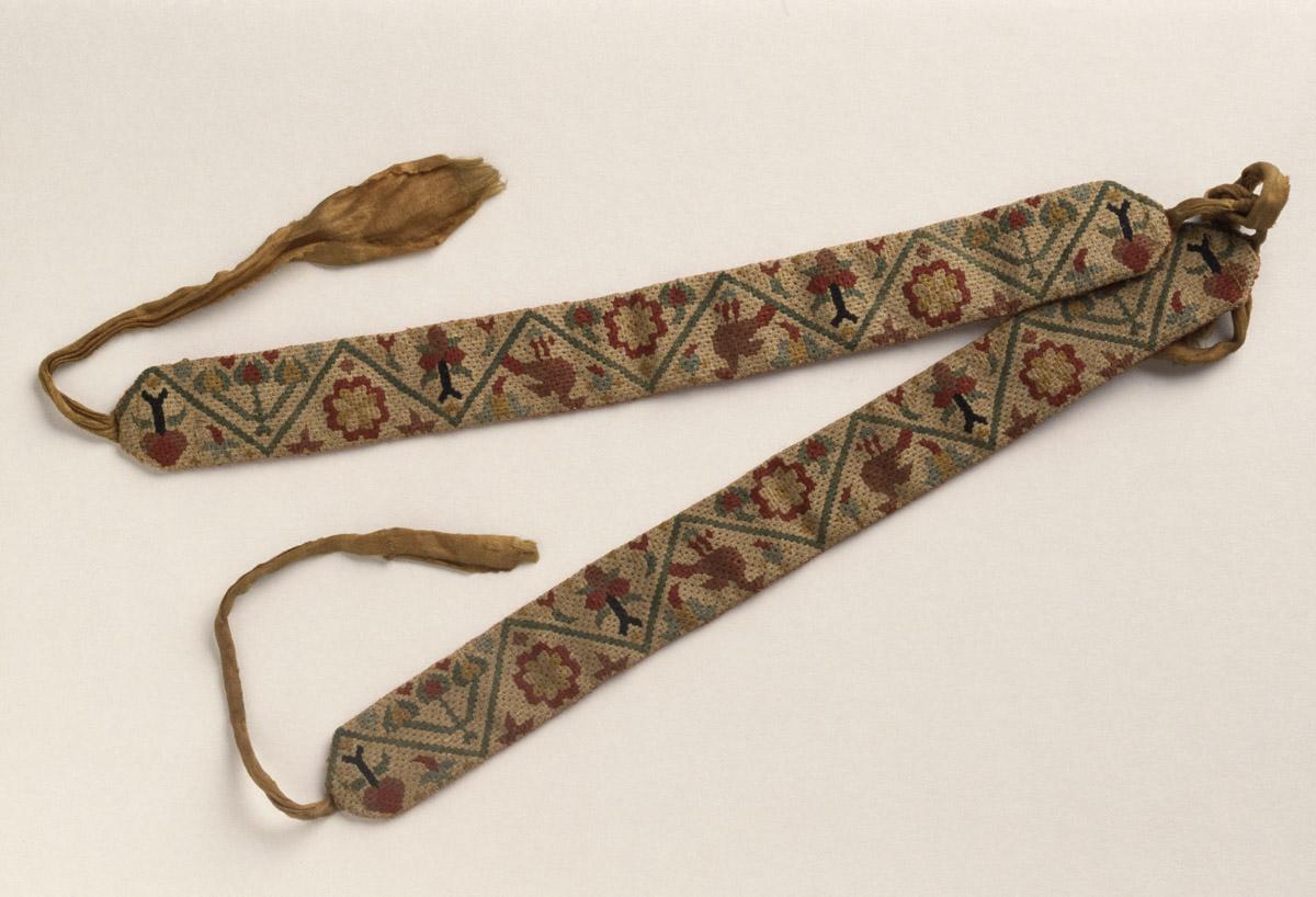 1965.2082.001, .002 Garters view3