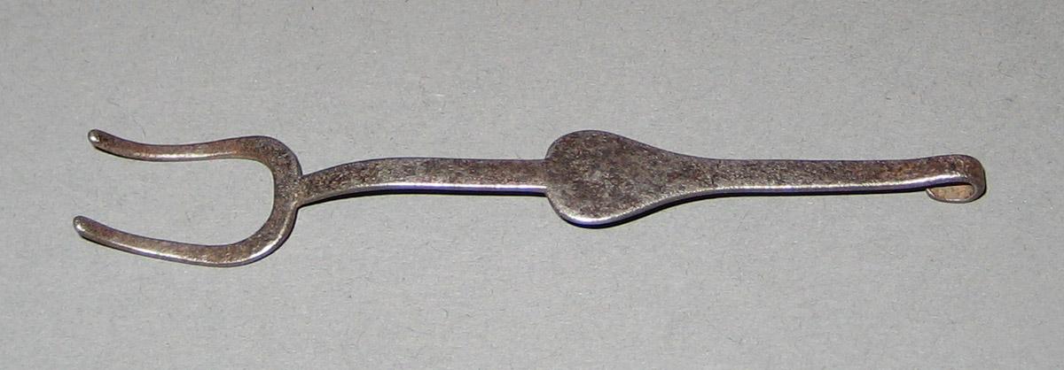 1965.2084.002 Miniature Utensil Set