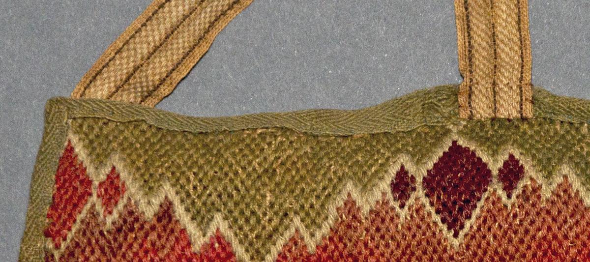 1965.2090 Pocketbook, Pattern Detail