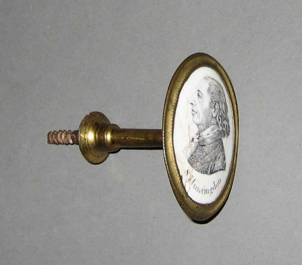 1965.2097 Cloak Pin