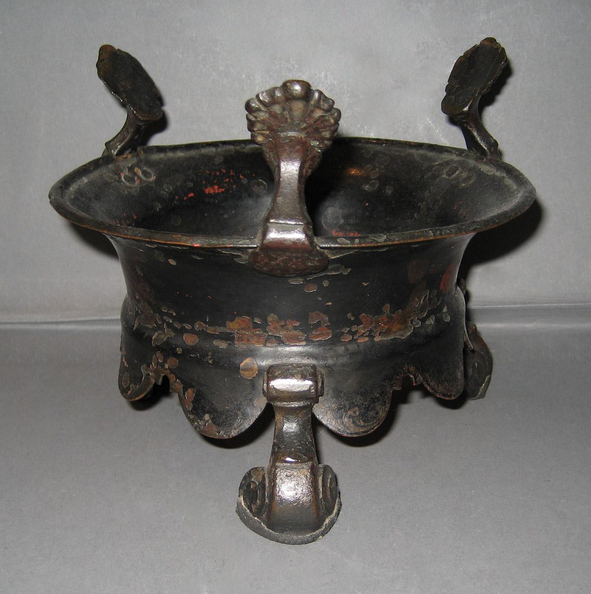 1965.2104 Kettle Stand
