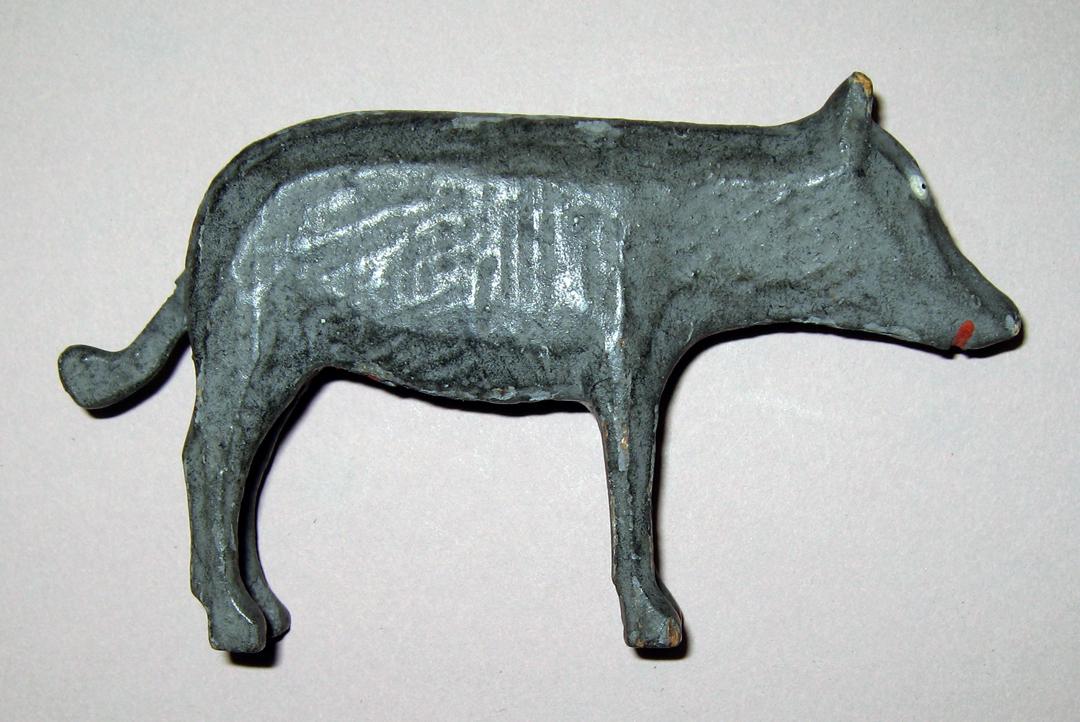 1965.2107.051 Four-legged animal (profile)