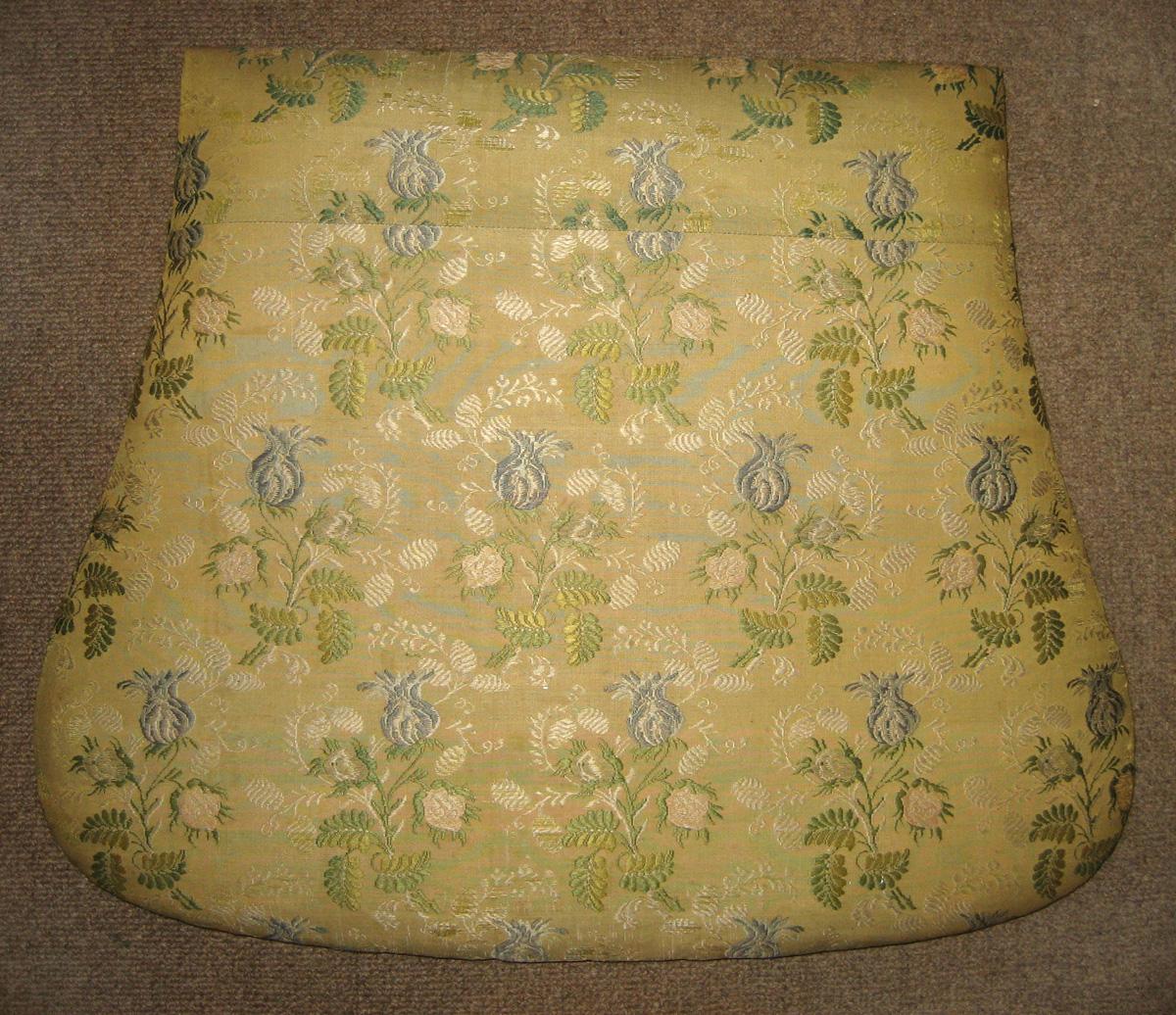 1984.0666.002 Slip seat view 1