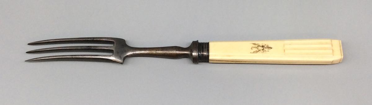 1965.2129.003 Fork, view 2