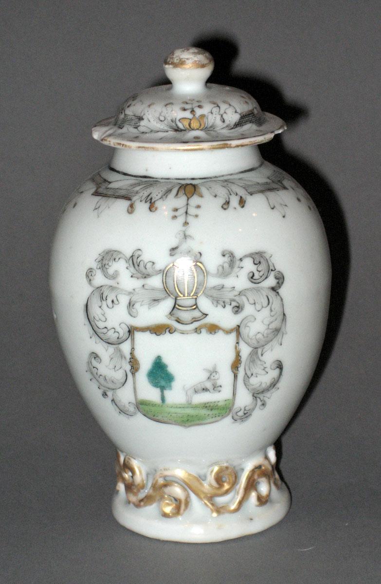 1956.0038.005 A, B Chinese porcelain tea canister