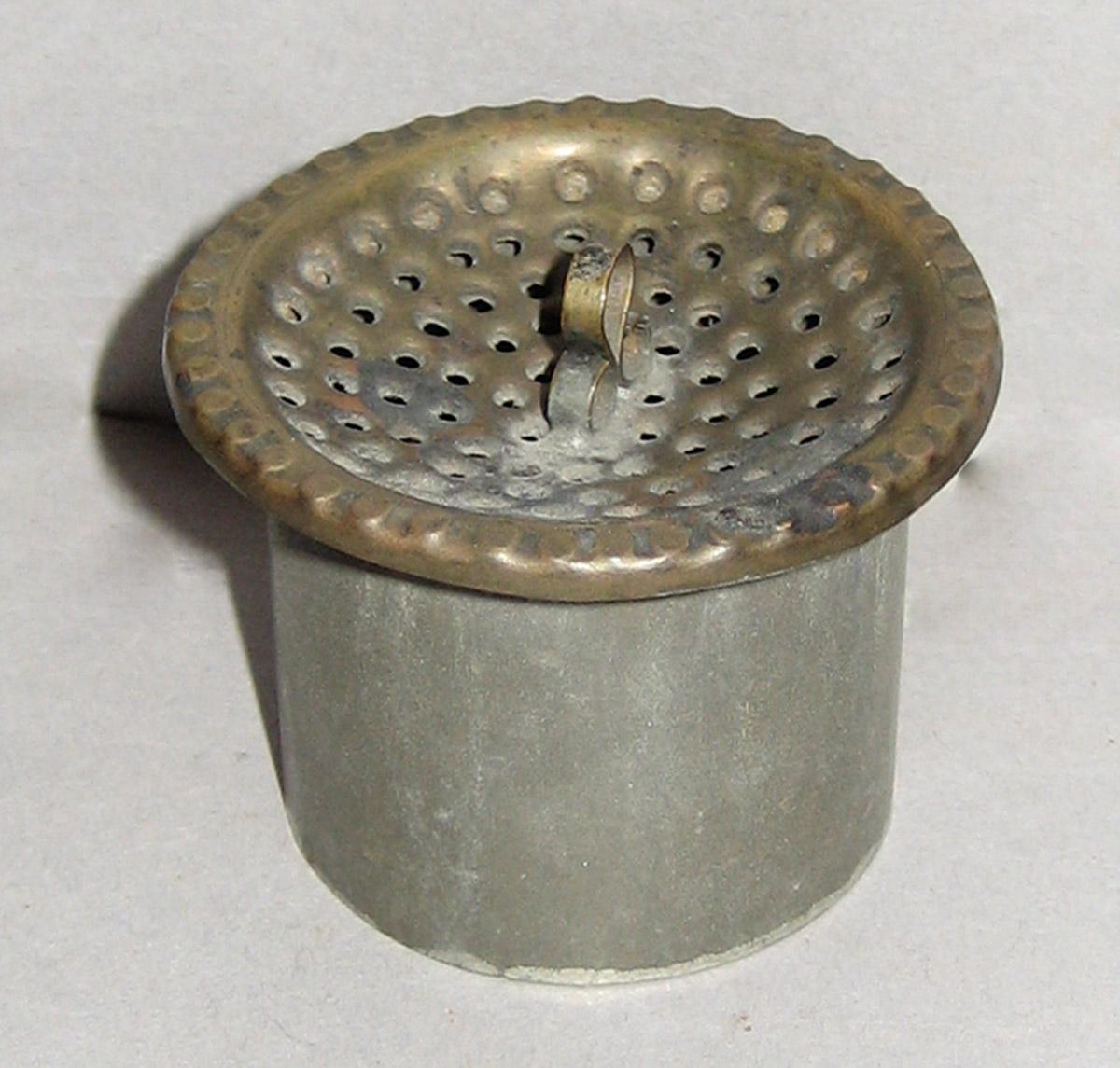 1965.2113 A-D (detail 2) Inkstand