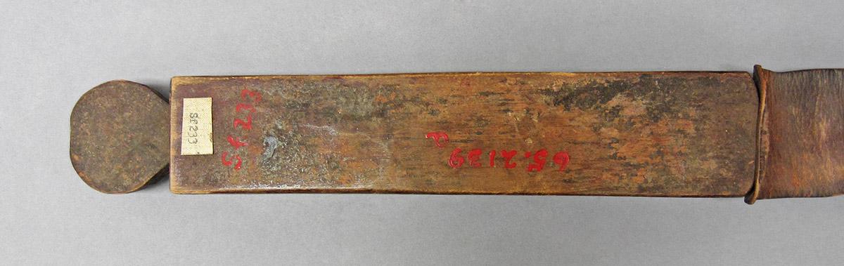 1965.2139 A,B, Razor box with strop, box bottom