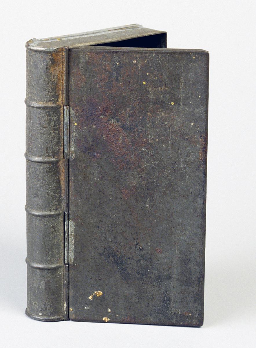 1965.2155 Box