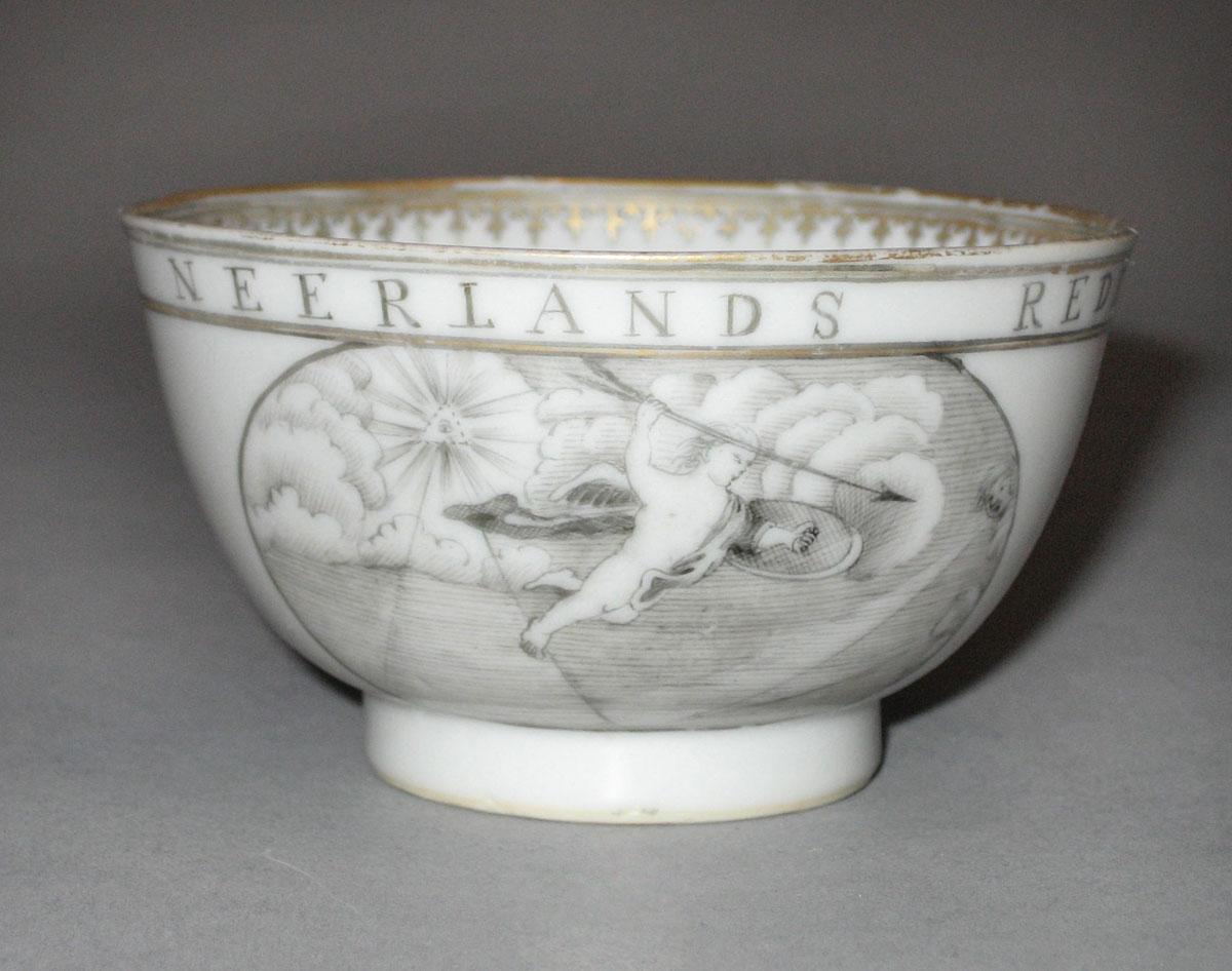 1956.0038.009 Porcelain teabowl side 2