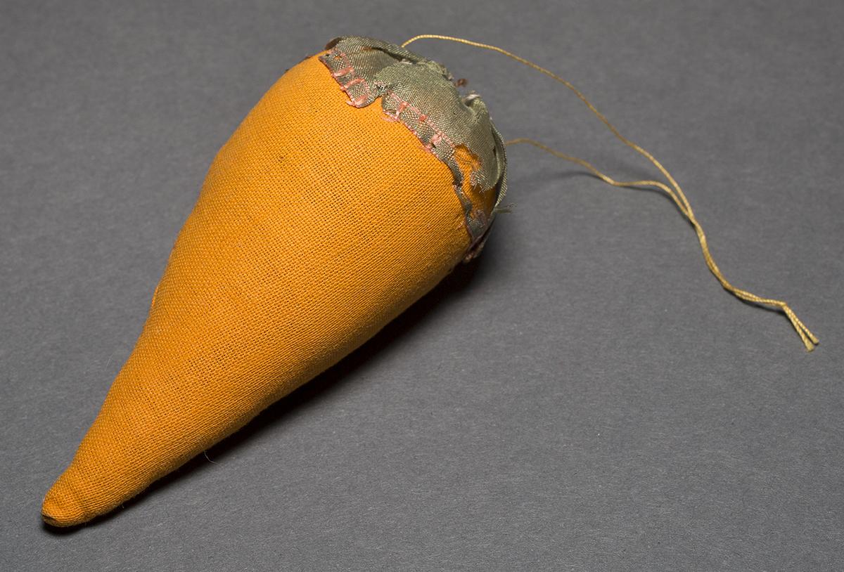 1965.2158 Pincushion