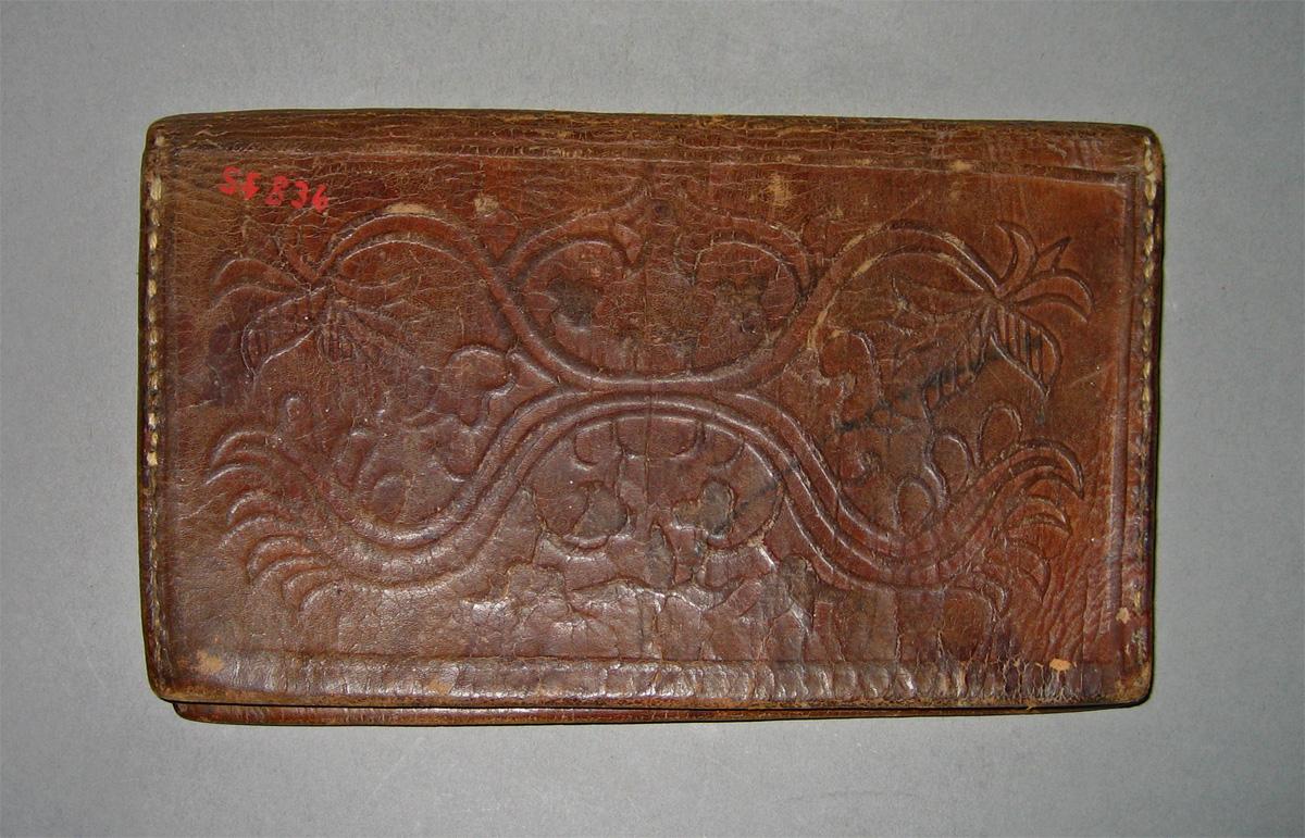 1965.2179 Pocketbook view 2