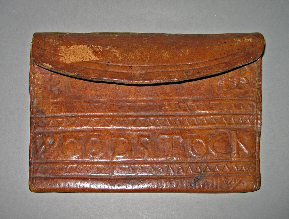 1965.2186 Pocketbook view 1