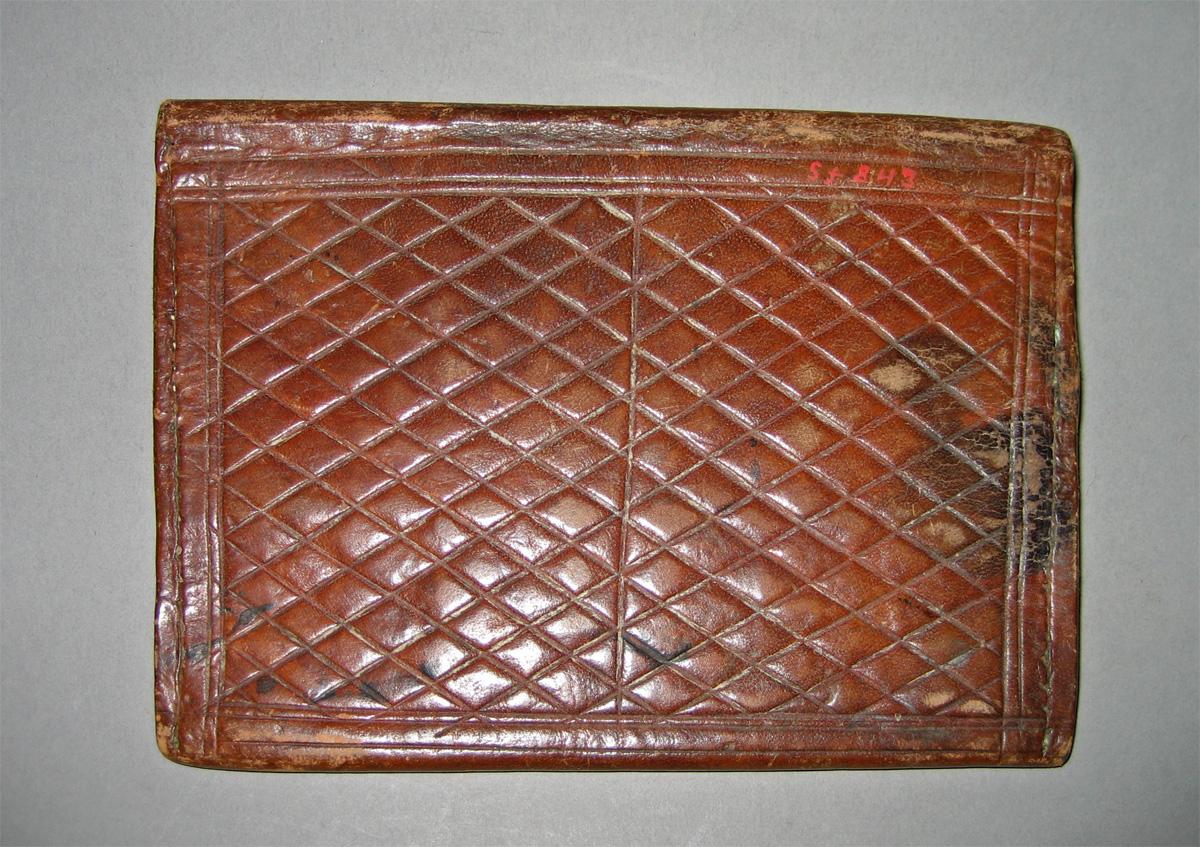 1965.2186 Pocketbook view 2