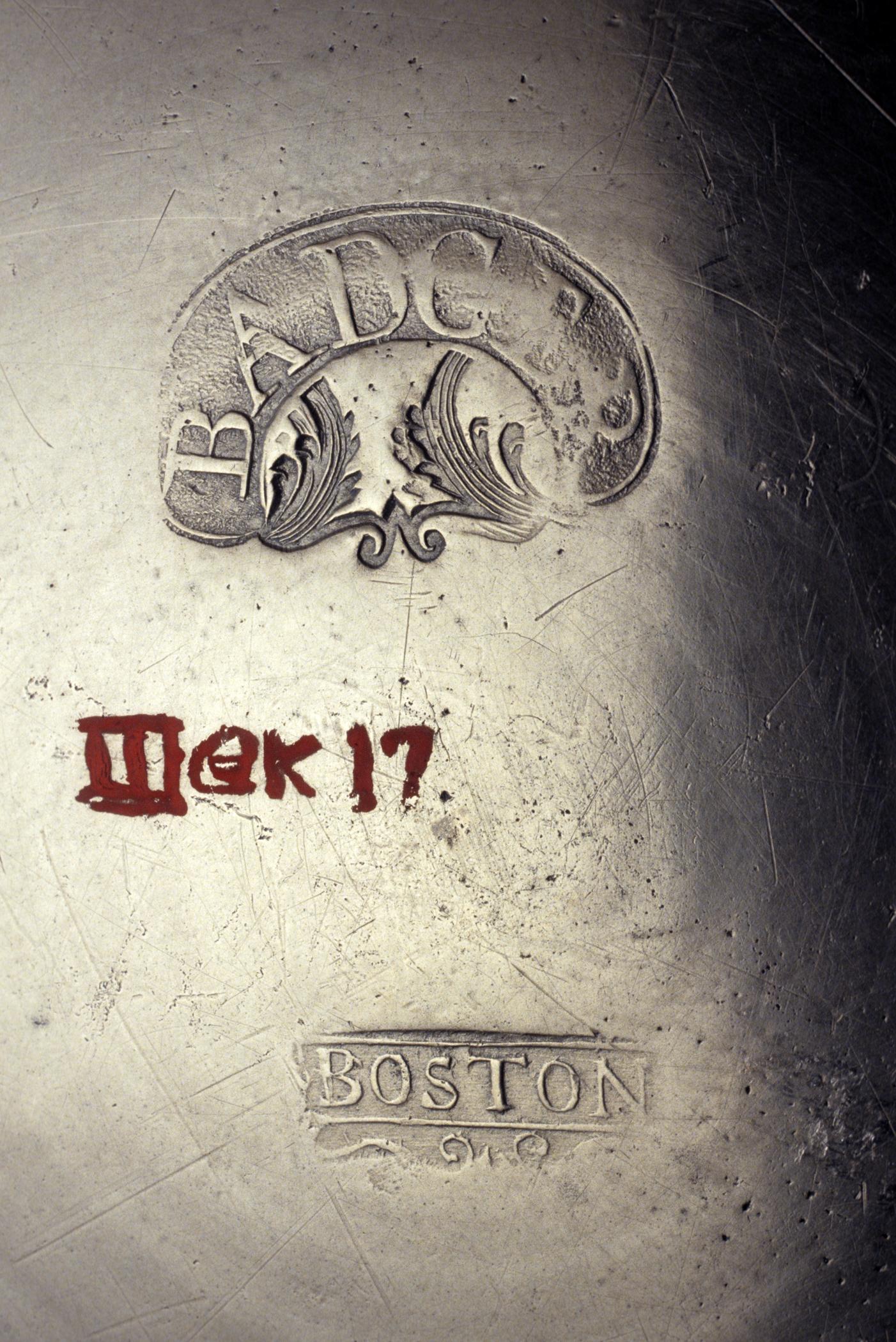1965.2190 Pewter dish (marks)