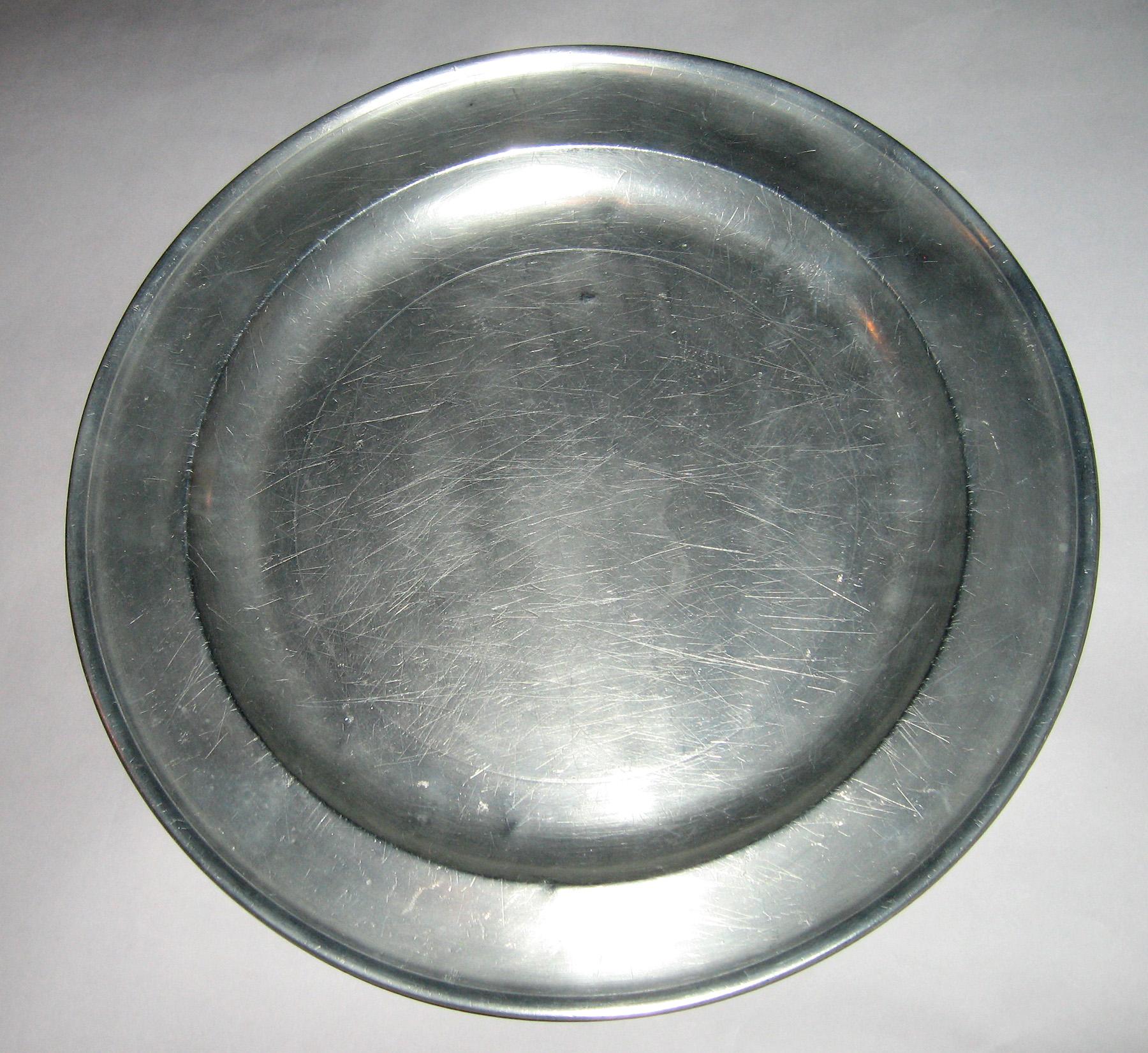 1965.2191 Pewter dish