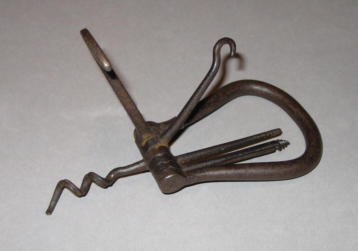 1965.2230 Set of tools