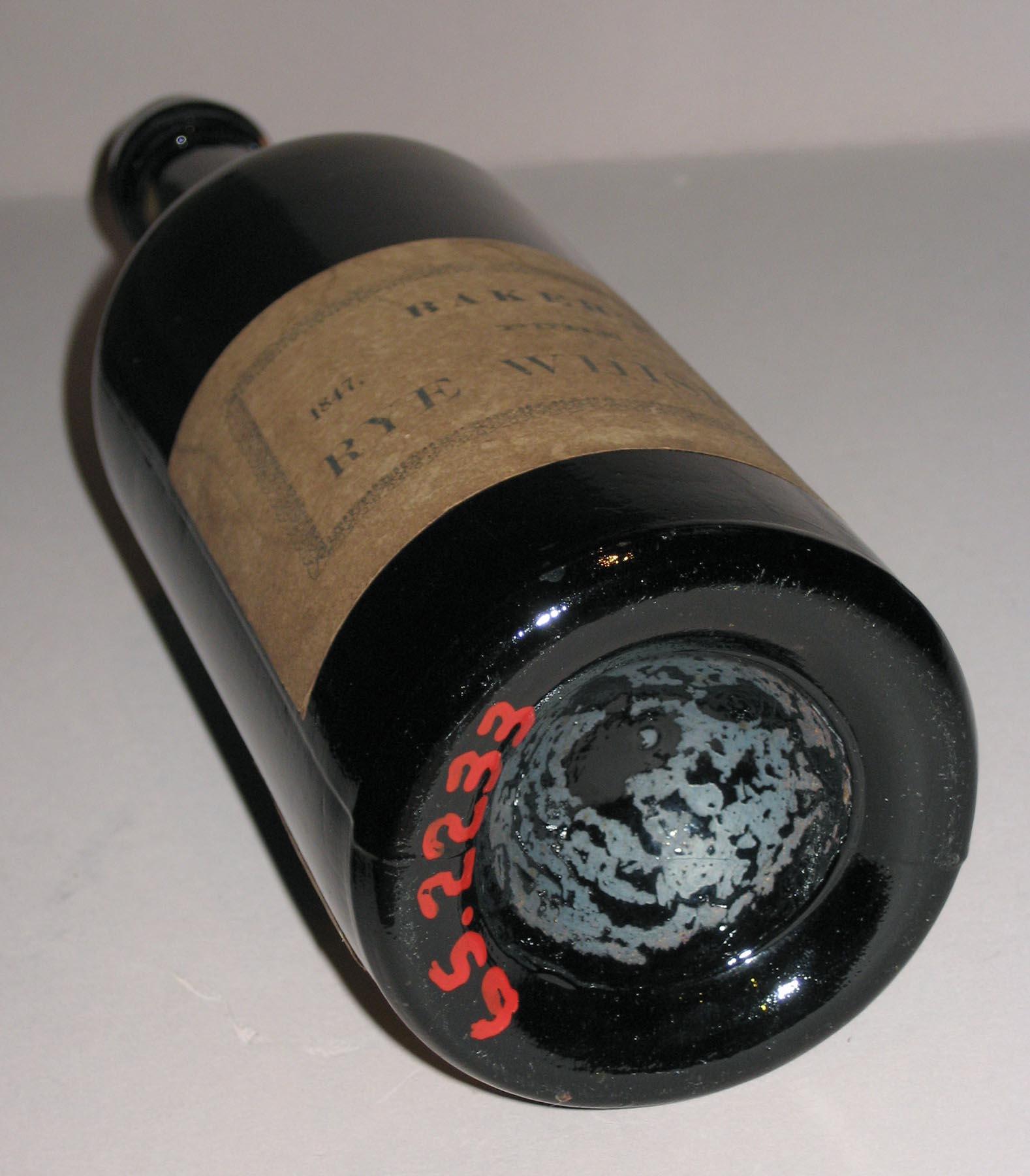 1965.2233 Whiskey or wine bottle (bottom)