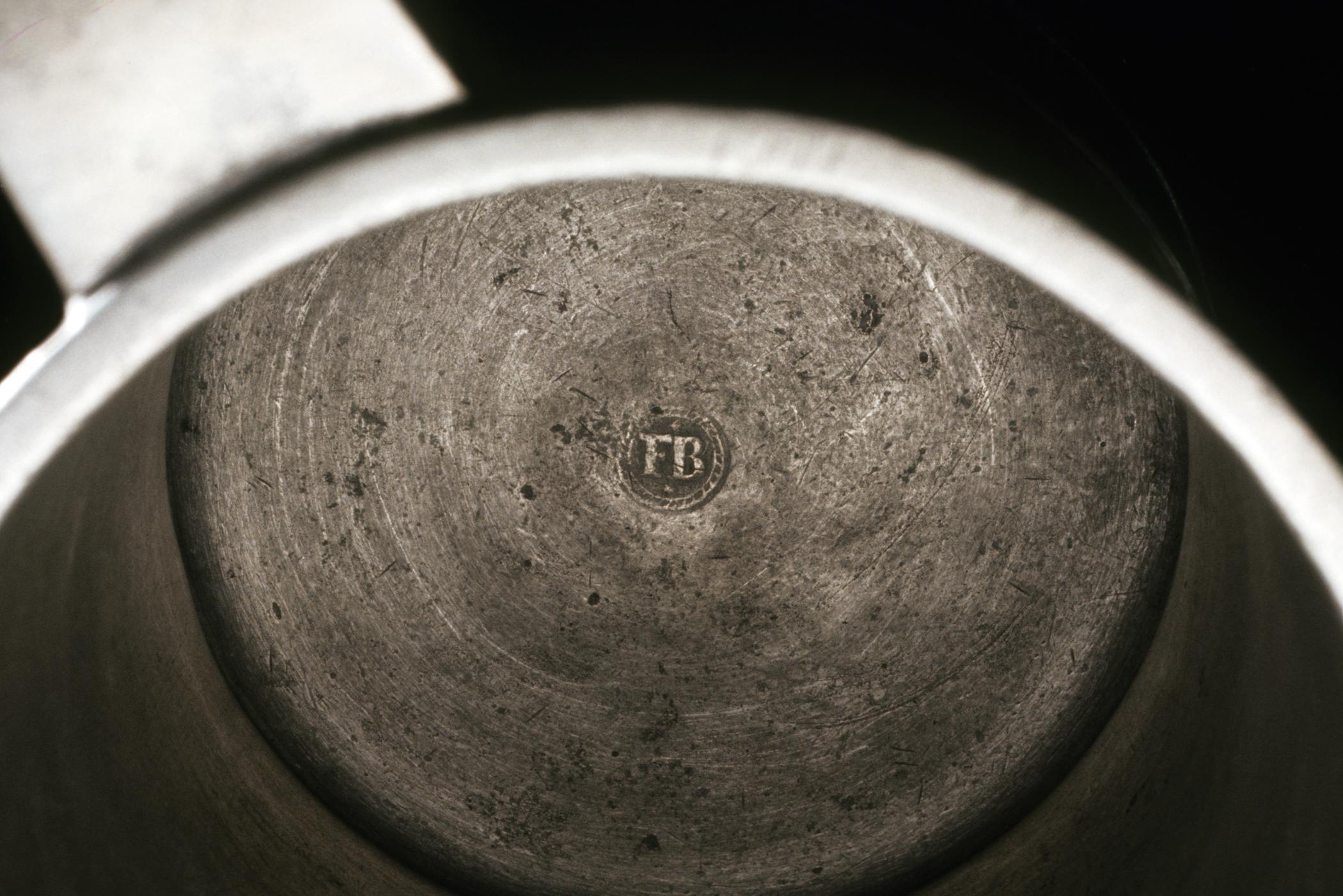 1965.2242 Mug (mark)